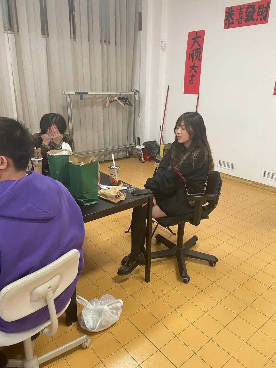 桂林师范大一学妹-以谈心为由邀约学生妹拖至家中玩弄整整三小时超全完整版-1