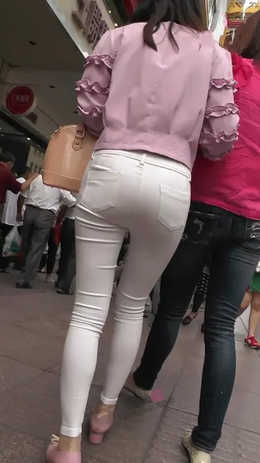 紫衫白裤美女-7