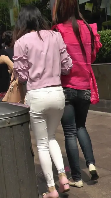 紫衫白裤美女-2