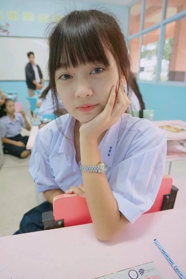 精选动态图泰國18歲女高中生自拍-1
