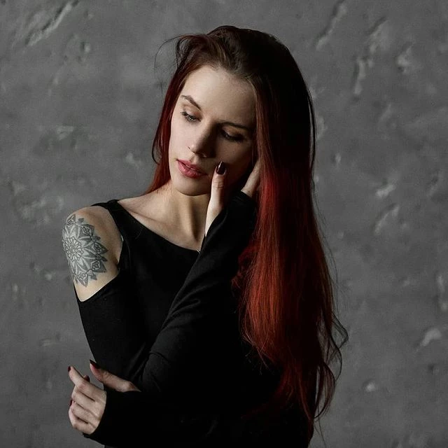 俄羅斯紅髮美女《Eva Chehova》神造美體+中性美顏 簡直是藝術的維納斯-13