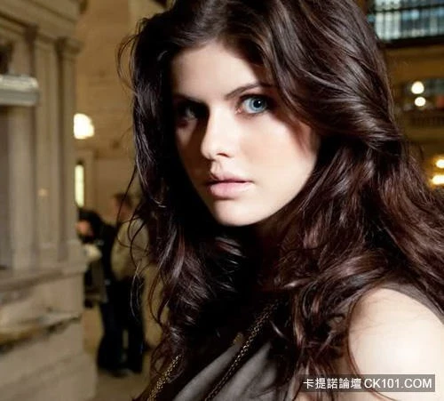 今夏最正女神 雅典娜之女Alexandra Daddario-10