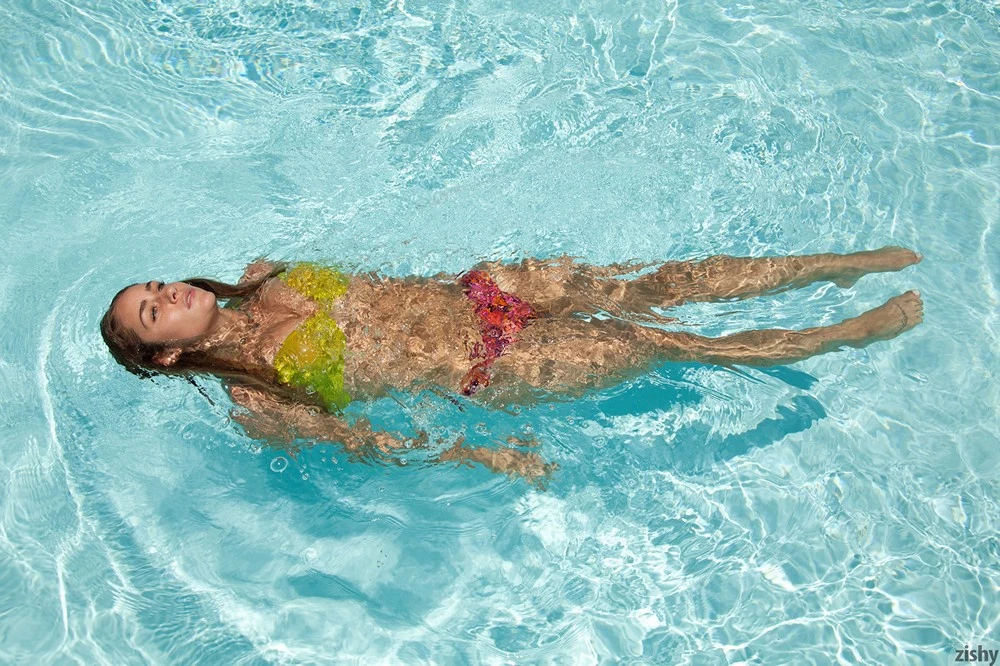 Zishy-Serina Cardoni-Swimming In LA-74