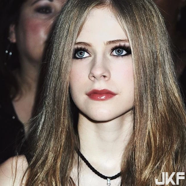 電眼美女 Avril Lavigne 冷豔的眼神 就是征服你的關鍵-9