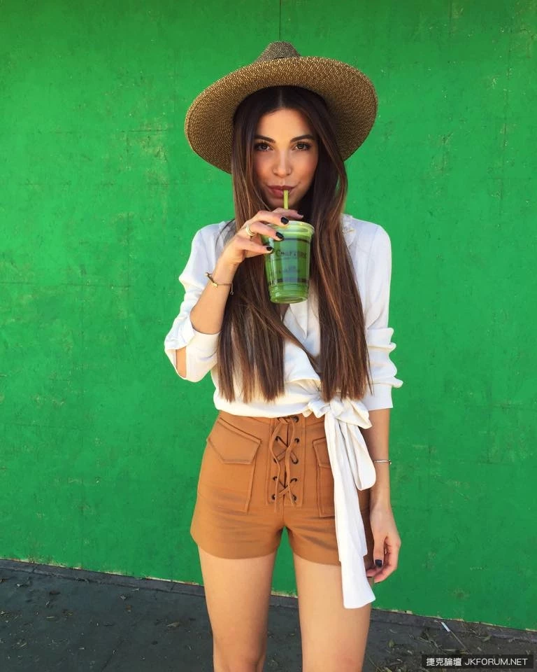 IG超過三百萬粉絲的超人氣時尚女王 Negin Mirsalehi-12