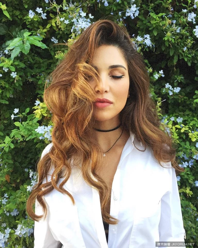 IG超過三百萬粉絲的超人氣時尚女王 Negin Mirsalehi-13