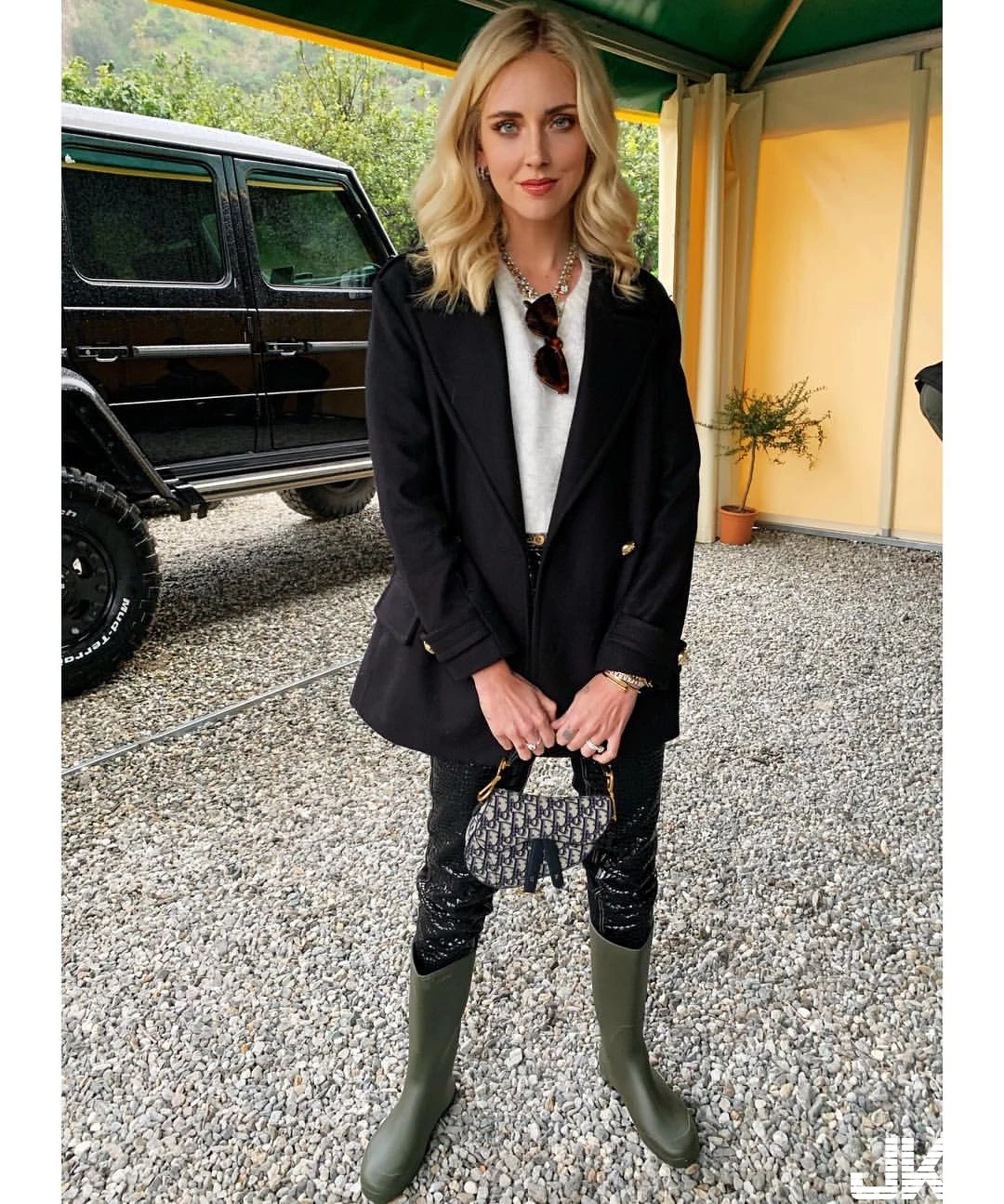 辣媽人妻 Chiara Ferragni 渾圓側乳水上飄網友看到老公卻失望了-2