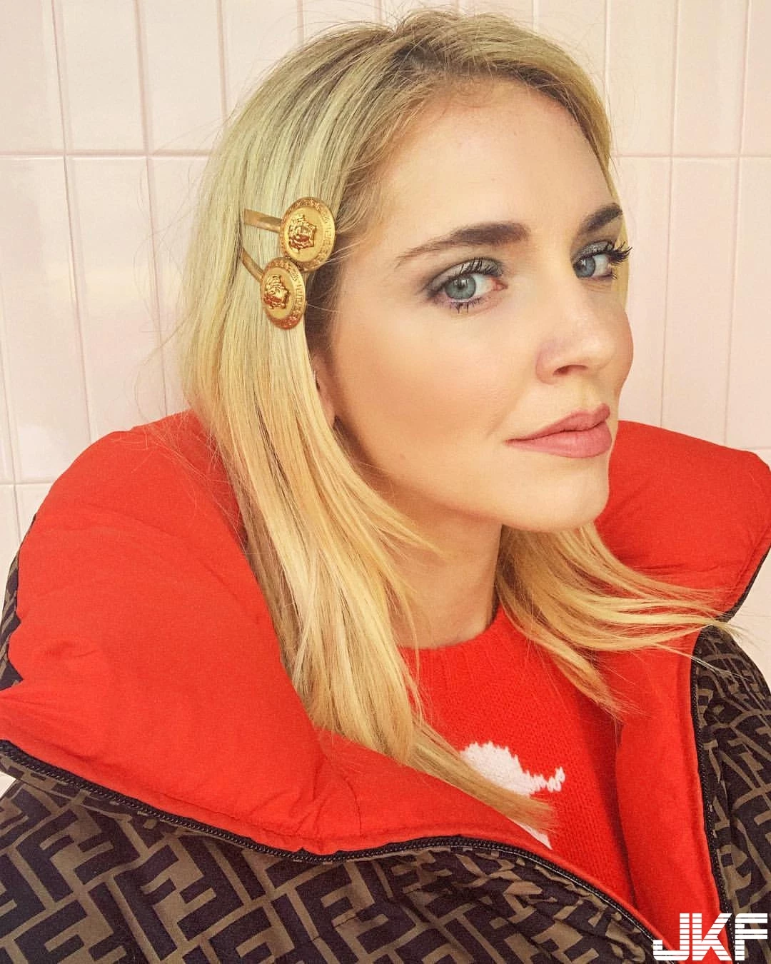 辣媽人妻 Chiara Ferragni 渾圓側乳水上飄網友看到老公卻失望了-4