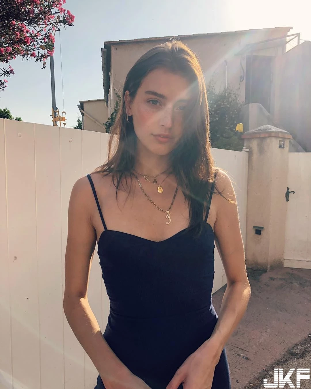 姊姊系正妹 Jessica Clements 腿一抬完美屁股蛋呼之欲出-16