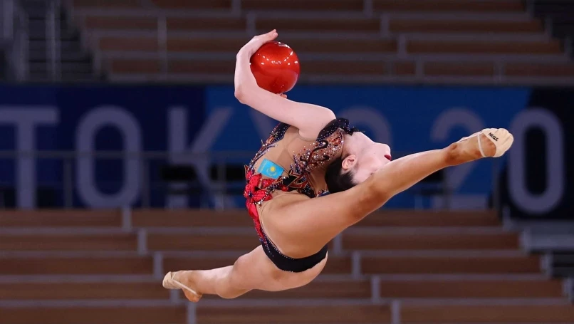 東奧 無頭人 參賽 體操正妹《Alina Adilkhanova》挑戰極限成靈異照片-8