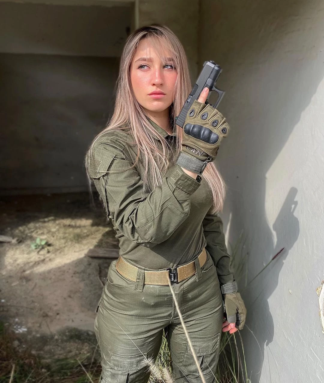 戰力無敵 以色列女兵Natalia Fadeev美顏搭軍服想被掃射-1