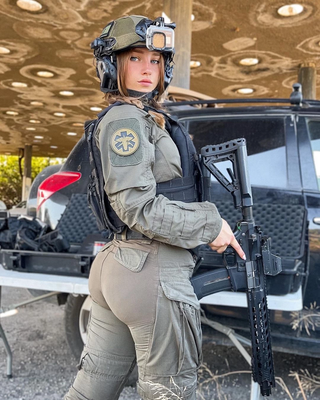戰力無敵 以色列女兵Natalia Fadeev美顏搭軍服想被掃射-12