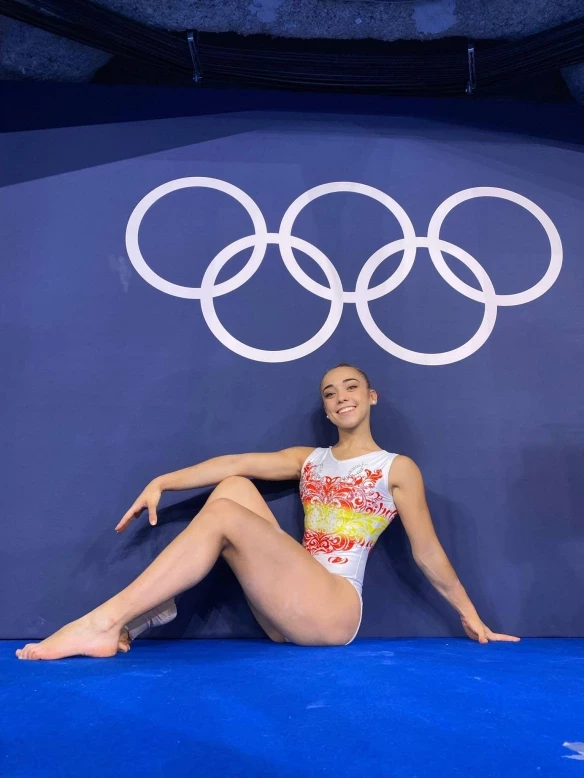 美腿超吸睛 18歲初戰奧運的體操正妹Marina González-3