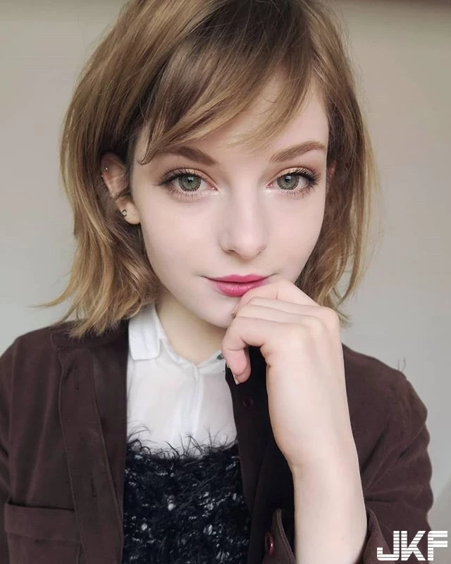 洋娃娃般的正妹 Ella Freya 清純臉龐和誘人的魔鬼身材 你怎麼能-18