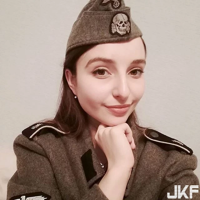 俄羅斯軍事女神 Elena Deligioz 這麼可愛一穿上迷彩服馬上又變不一樣的吸引力-2