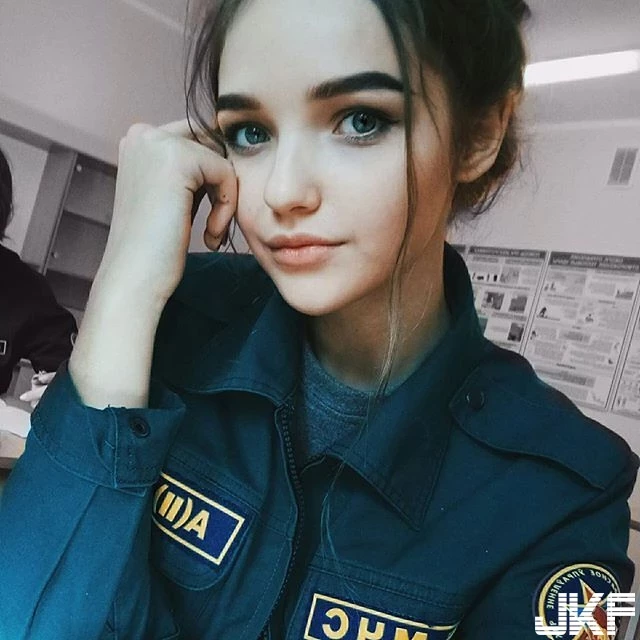 俄羅斯聯邦緊急情況部正妹 Alyona Kuel 超正顏值成最亮點-18