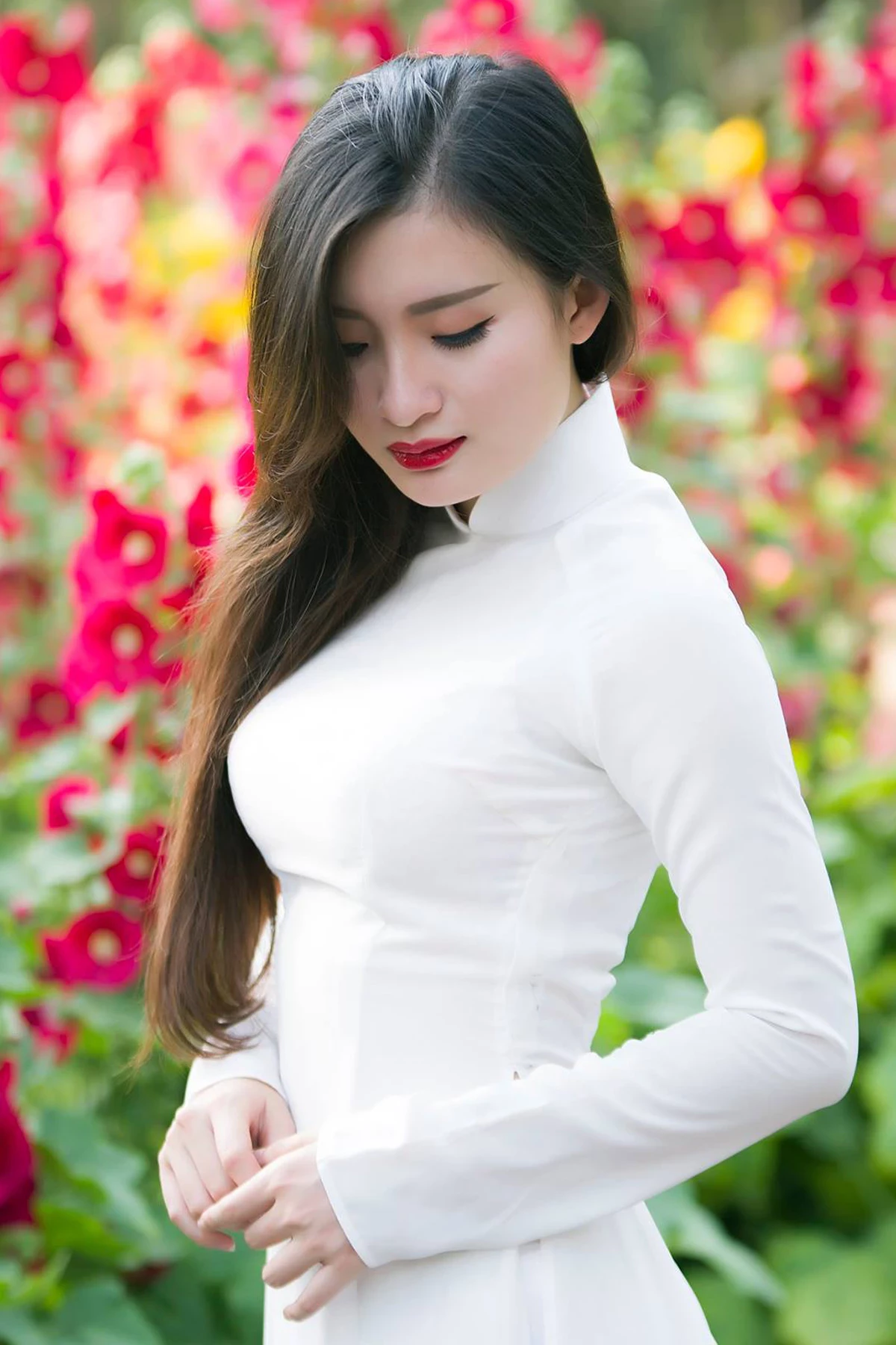 越南裸模 Thùy Duyên 一個很難選擇照片卡的女孩-6