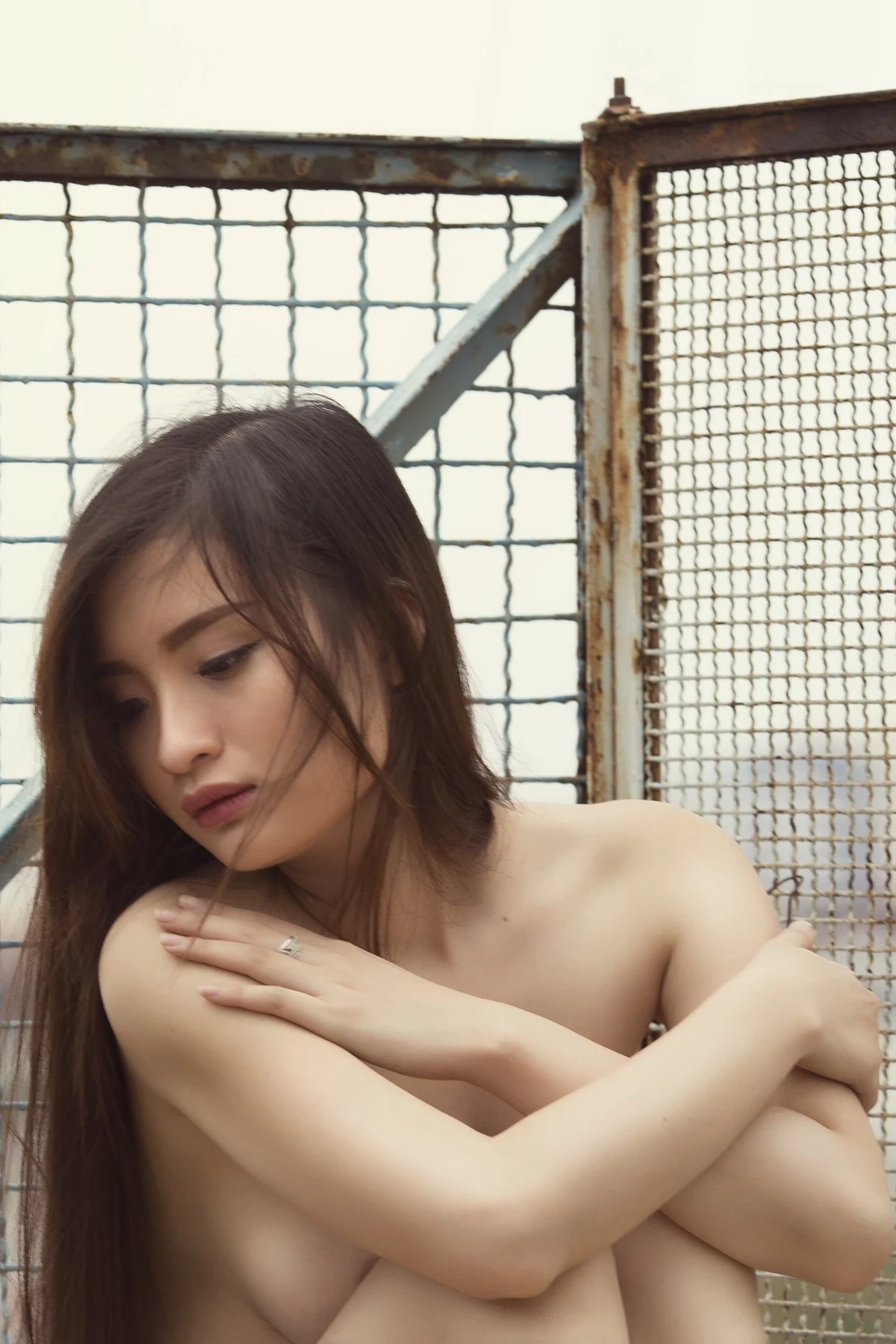 越南裸模 Thùy Duyên 一個很難選擇照片卡的女孩-53