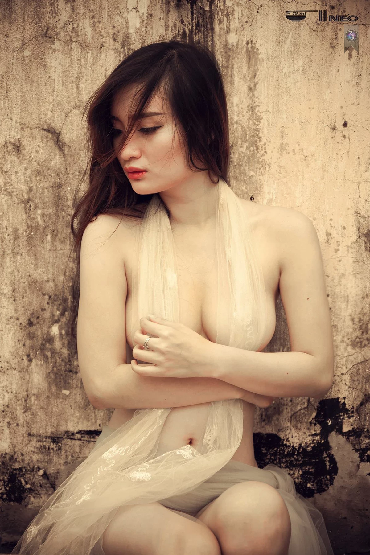 越南裸模 Thùy Duyên 一個很難選擇照片卡的女孩-55